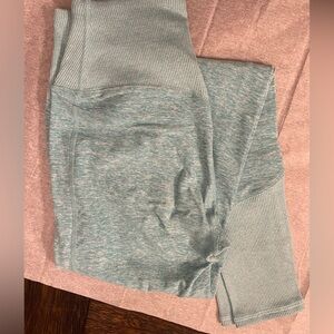 Alo Yoga Alo Soft Lounge Legging in Blue Quartz Heather. Size XS.
